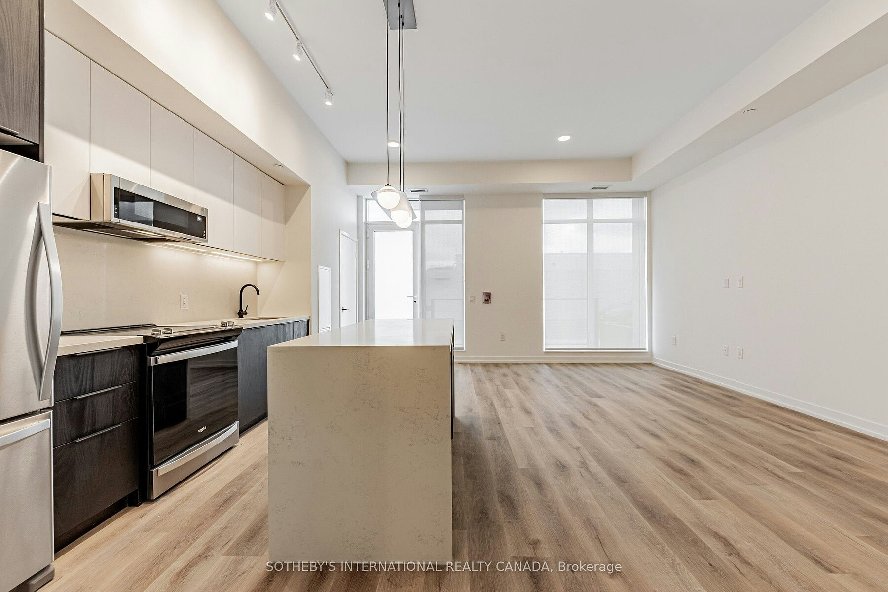5 York Garden Th101 Way, Toronto, ON, M6A 2V1