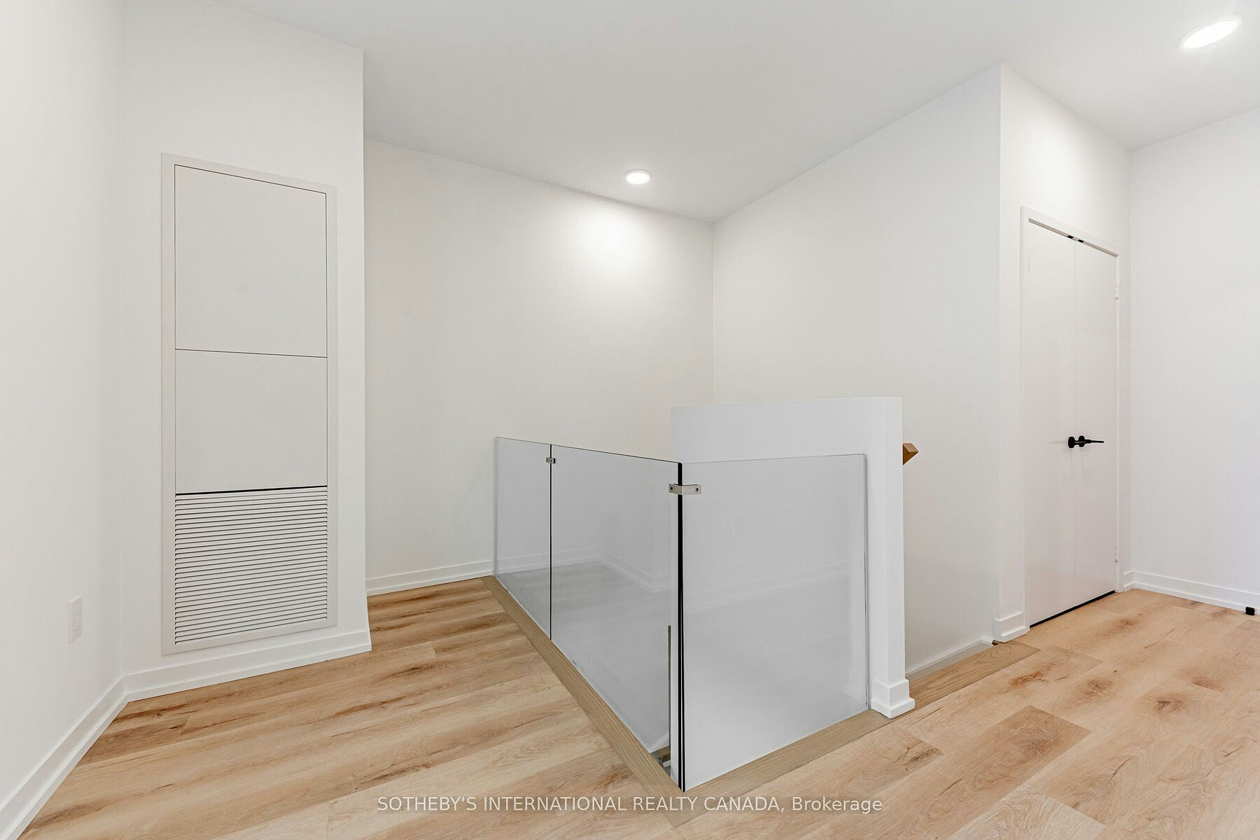 5 York Garden Th104 Way, Toronto, ON, M6A 2V1 - 10