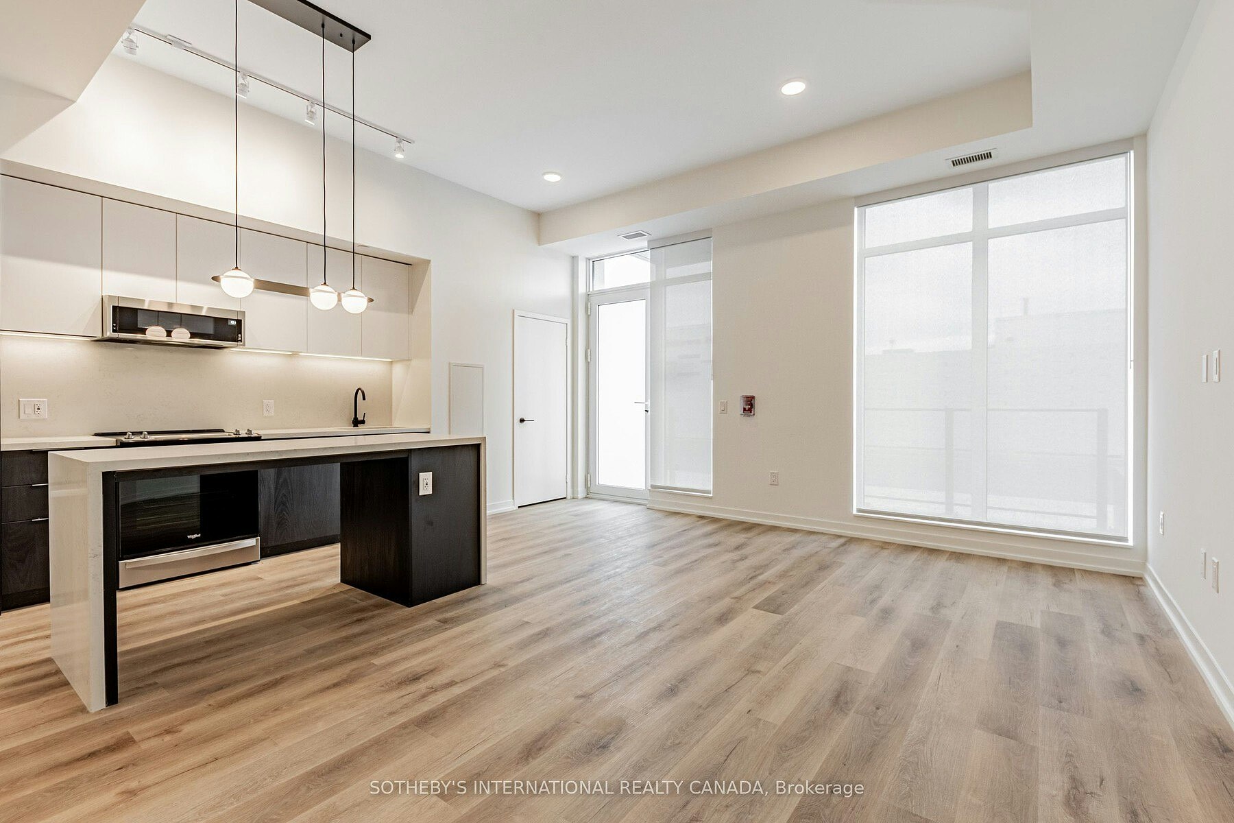 5 York Garden Th104 Way, Toronto, ON, M6A 2V1 - 2