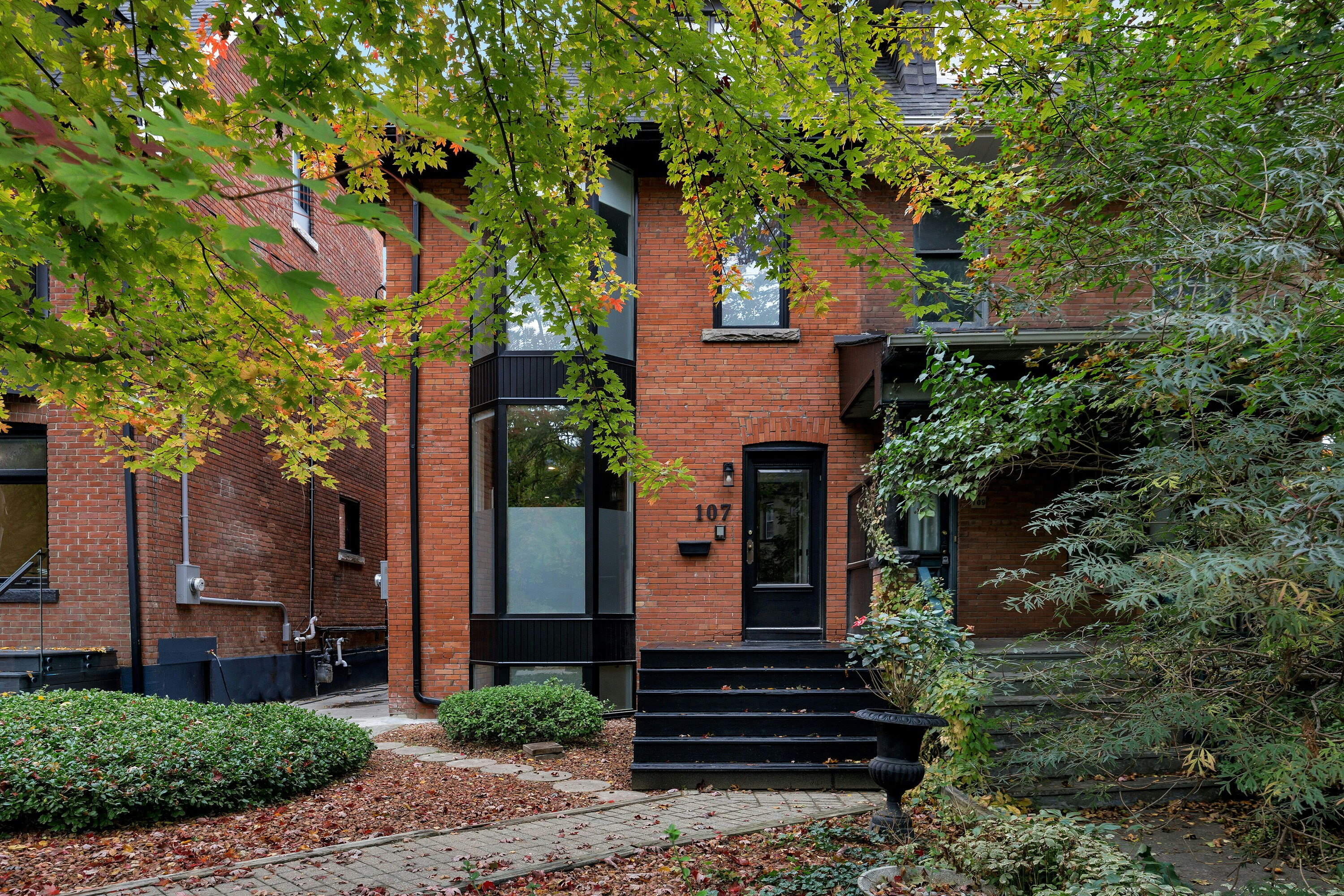 107 Macpherson Avenue, Toronto, ON, M5R 1W7