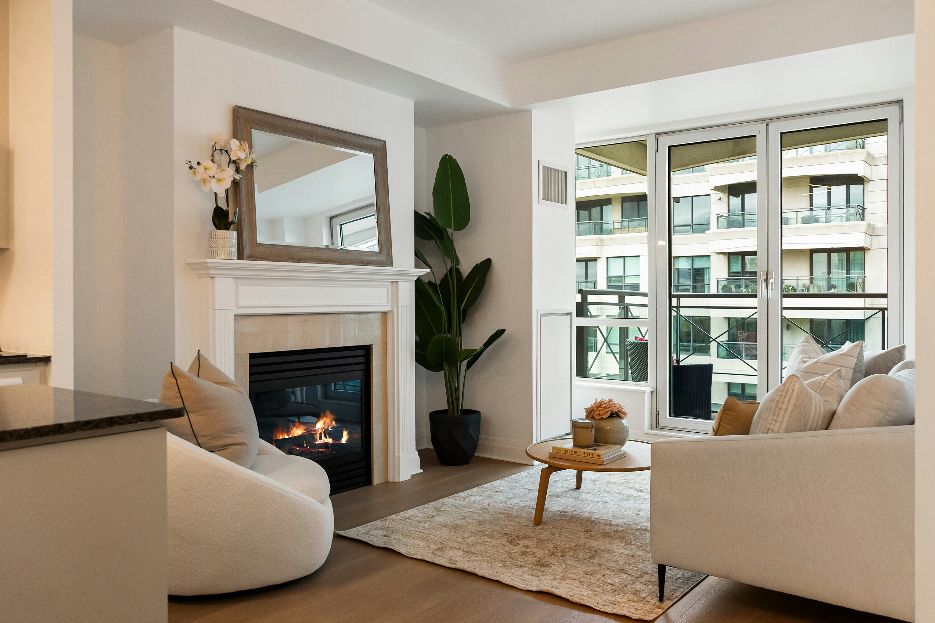 913-20 Scrivener Square, Toronto, ON, M4W 3X9