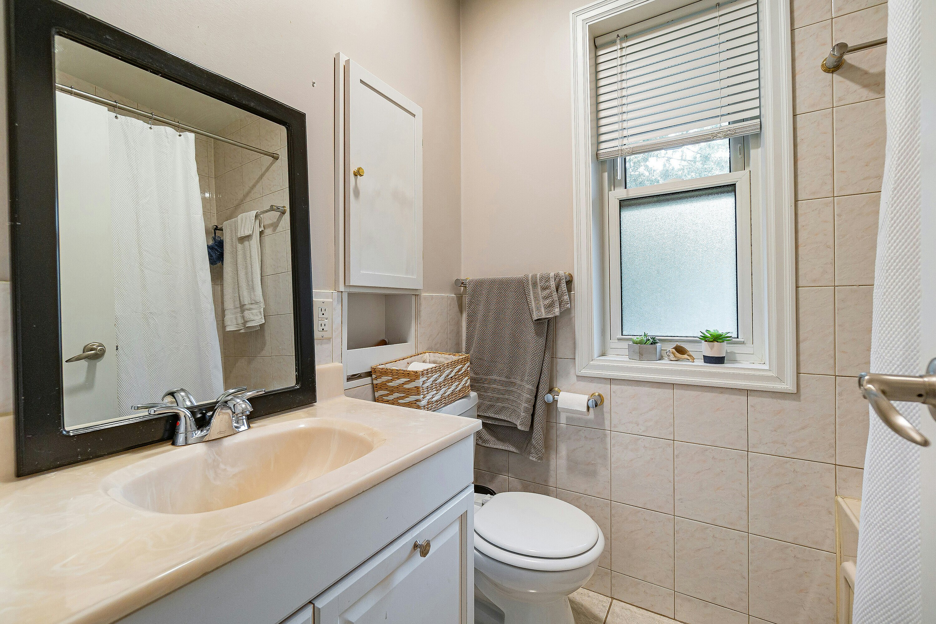 1 Babington Court, Toronto, ON, M9A 1J7 - 19