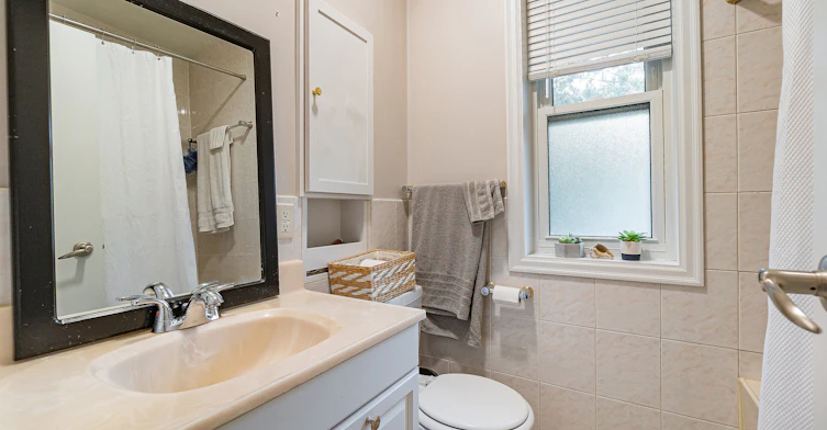 1 Babington Court, Toronto, ON, M9A 1J7 - 19