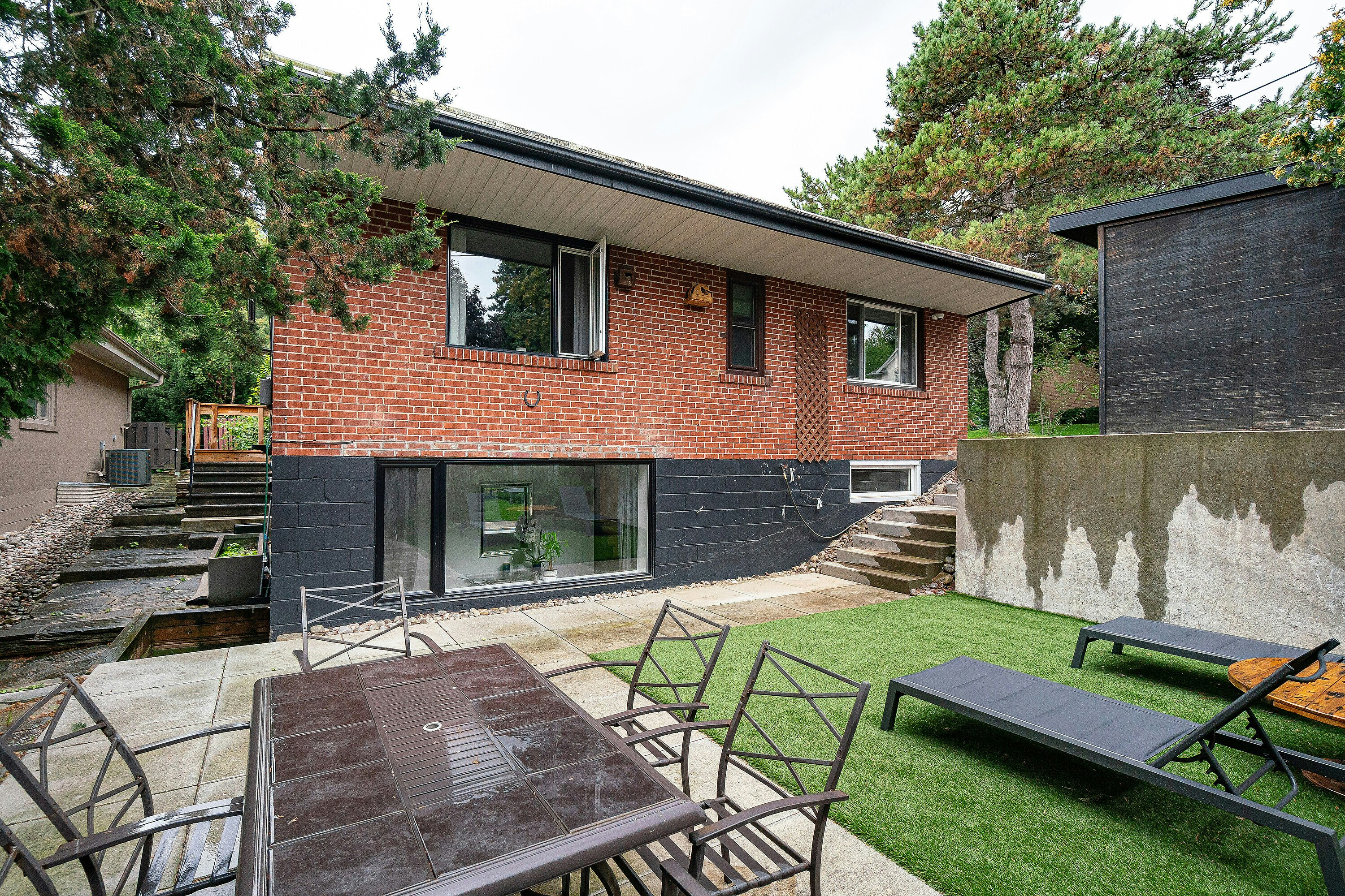1 Babington Court, Toronto, ON, M9A 1J7 - 30