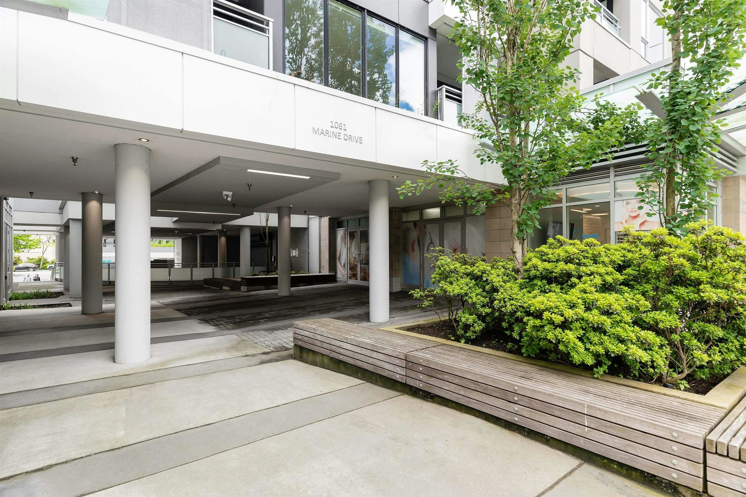 403-1061 Marine Drive, North Vancouver, BC, V7P 1S6