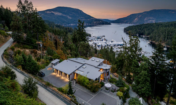 6088 Genoa Bay Road