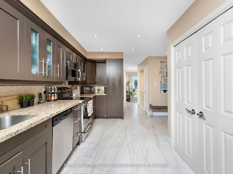 16 Blairville Road, Toronto, ON, M3H 5Y5 - 7