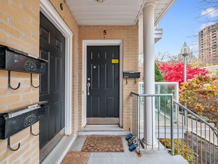 5-70 Byng Avenue, Toronto, ON, M2N 7L9 - 2