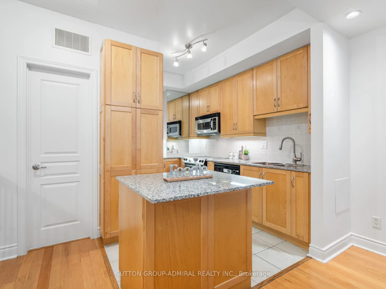 5-70 Byng Avenue, Toronto, ON, M2N 7L9 - 8