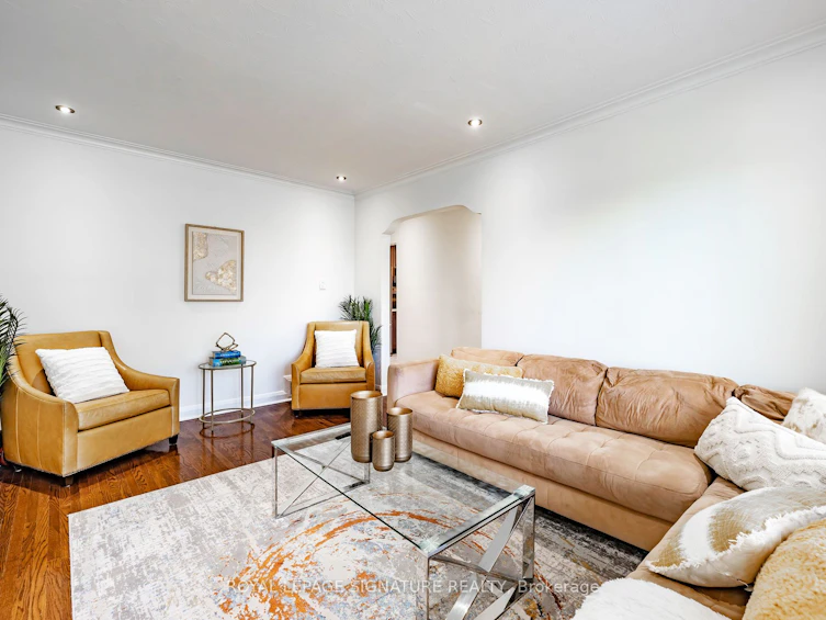 136 Regina Avenue, Toronto, ON, M6A 1R7
