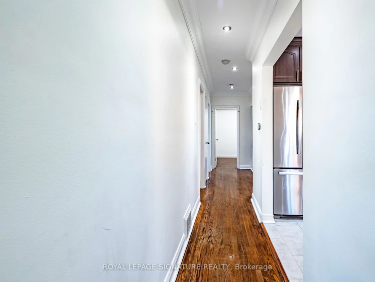 136 Regina Avenue, Toronto, ON, M6A 1R7 - 11