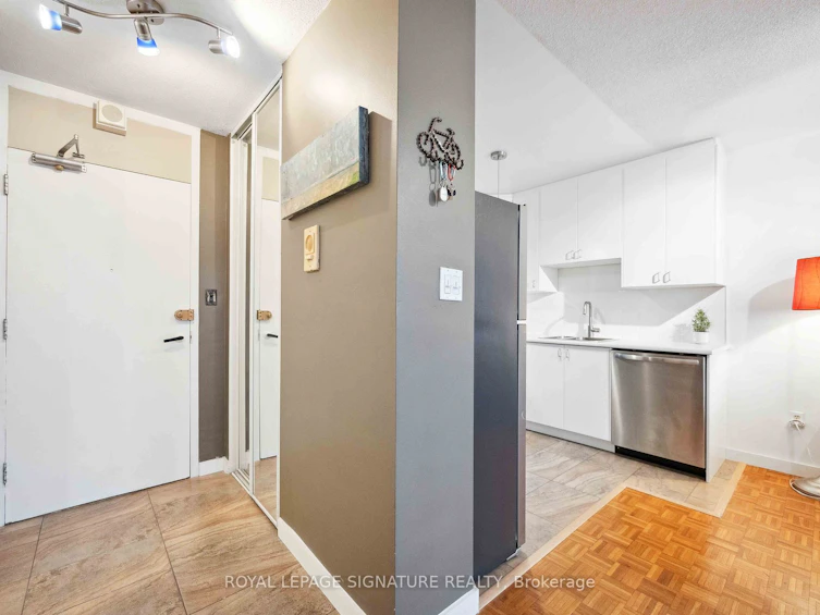 2503-40 Homewood Avenue, Toronto, ON, M4Y 2K2 - 2