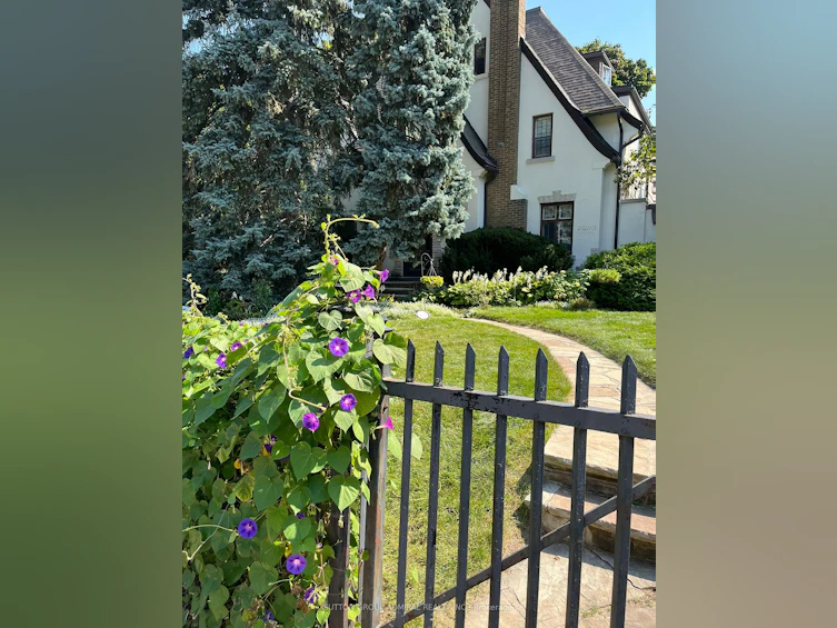29 Strathgowan Crescent, Toronto, ON, M4N 2Z6 - 33
