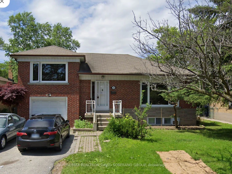 18 Lowesmoor Avenue, Toronto, ON, M3H 3H7