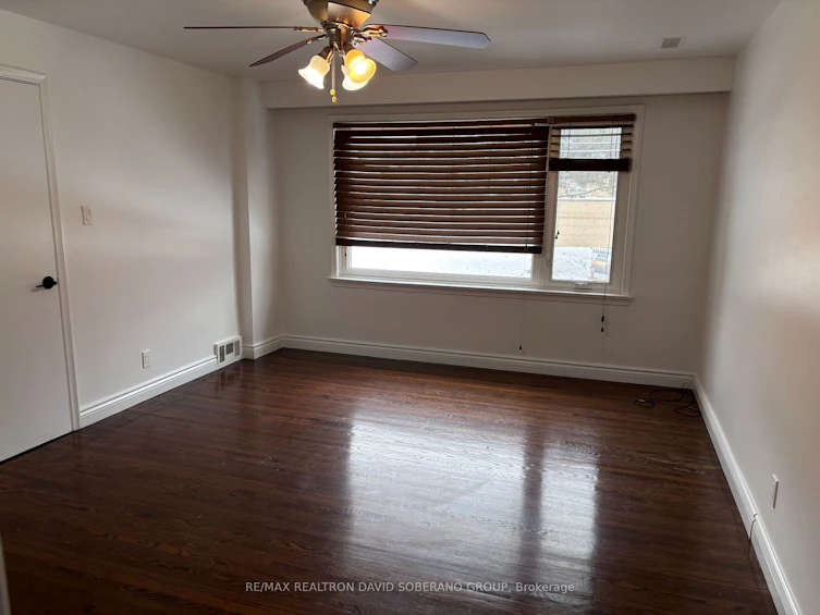 18 Lowesmoor Avenue, Toronto, ON, M3H 3H7 - 9