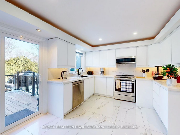 134 Hove Street, Toronto, ON, M3H 4Z7 - 10