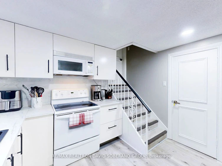 134 Hove Street, Toronto, ON, M3H 4Z7 - 32