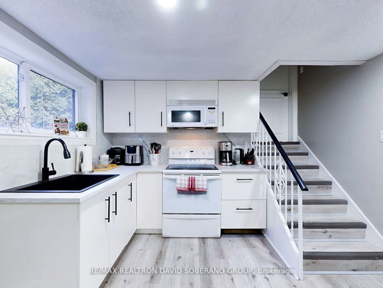 134 Hove Street, Toronto, ON, M3H 4Z7 - 35