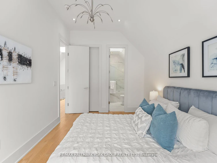 100 Roe Avenue, Toronto, ON, M5M 2H7 - 10