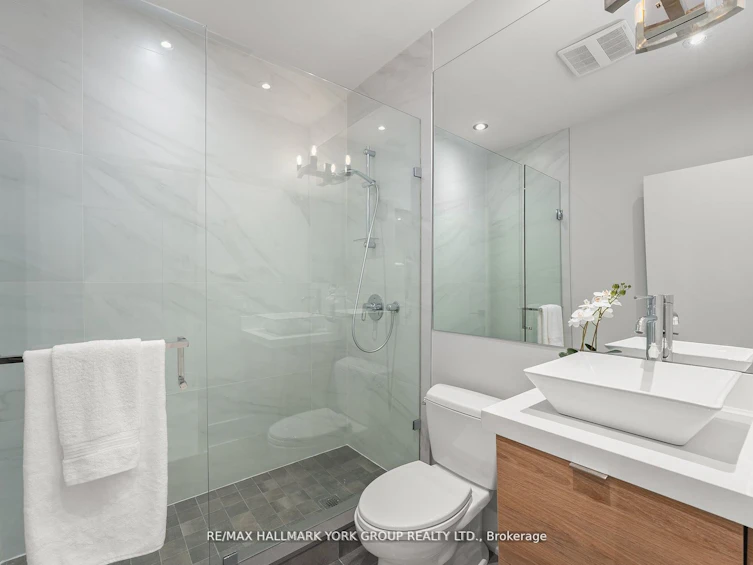 100 Roe Avenue, Toronto, ON, M5M 2H7 - 17