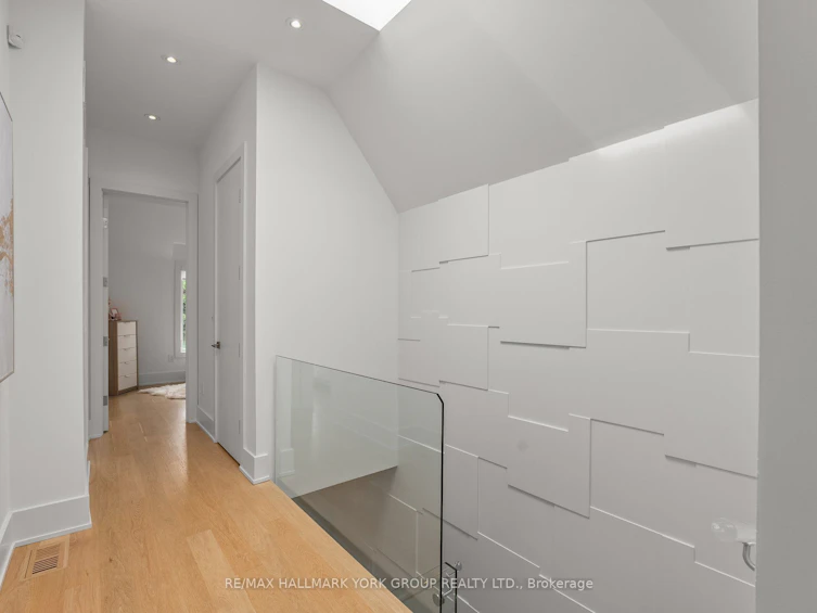 100 Roe Avenue, Toronto, ON, M5M 2H7 - 50