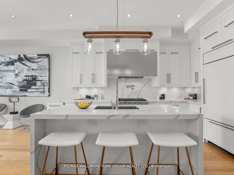 100 Roe Avenue, Toronto, ON, M5M 2H7 - 3