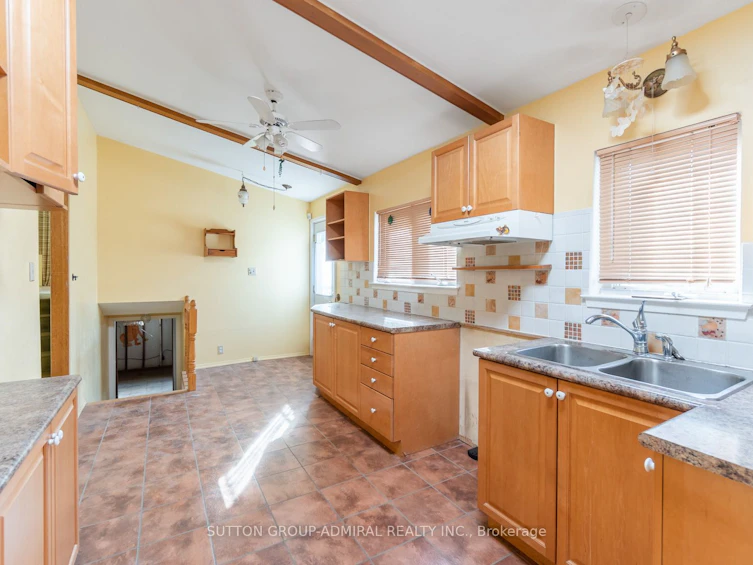 25 Hobart Drive, Toronto, ON, M2J 3J6 - 4