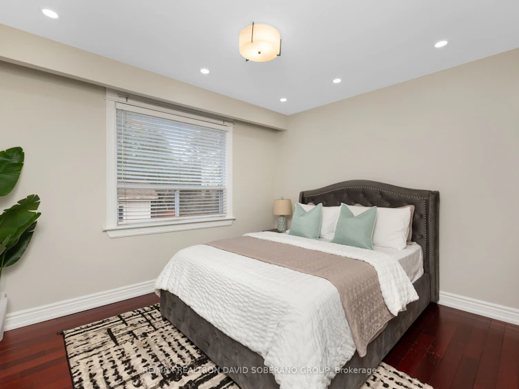 9 Brett Avenue, Toronto, ON, M3H 2W5 - 30