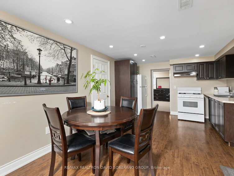 9 Brett Avenue, Toronto, ON, M3H 2W5 - 8