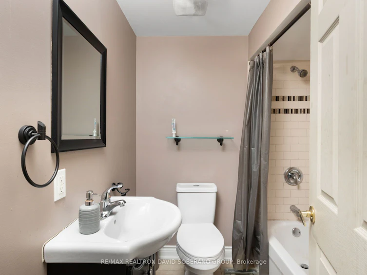 9 Brett Avenue, Toronto, ON, M3H 2W5 - 26