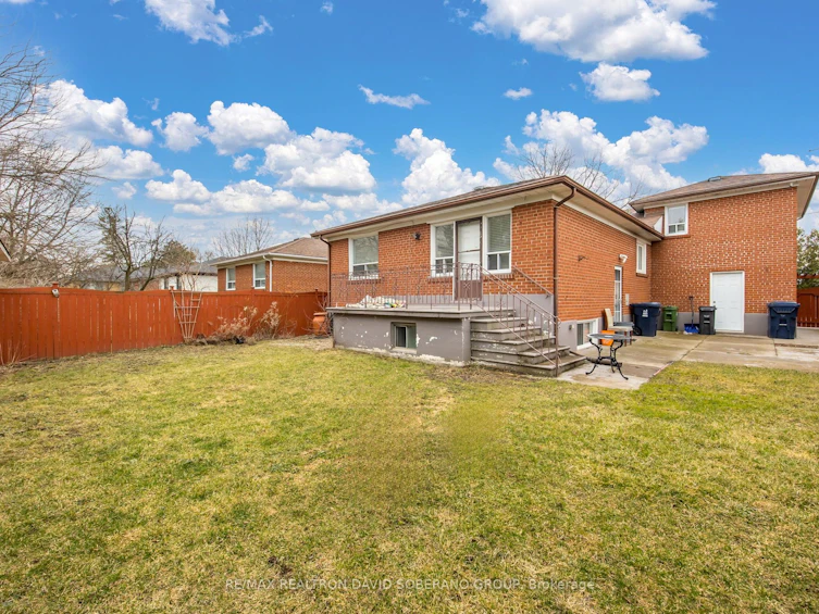 9 Brett Avenue, Toronto, ON, M3H 2W5 - 3