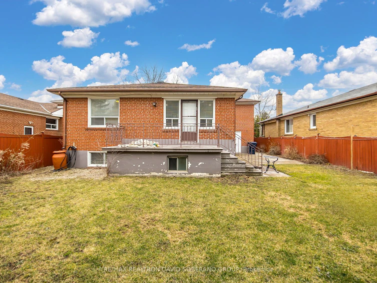 9 Brett Avenue, Toronto, ON, M3H 2W5 - 23