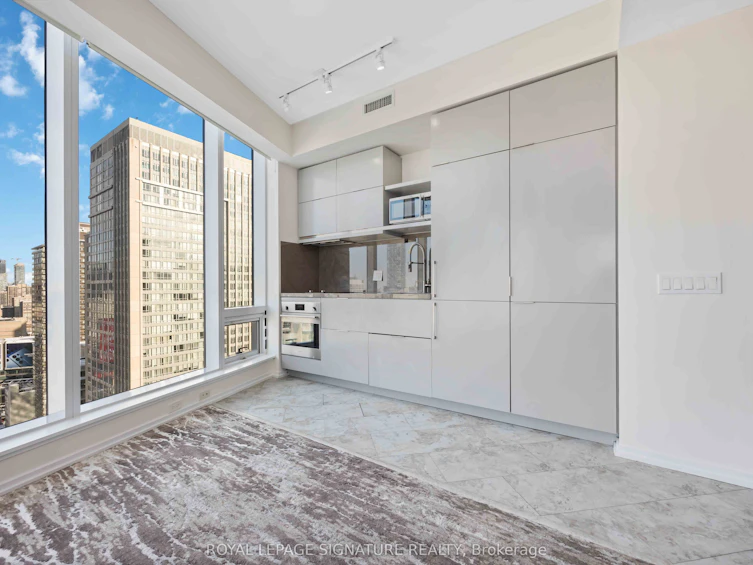 2612-197 Yonge Street, Toronto, ON, M5B 1M4 - 10
