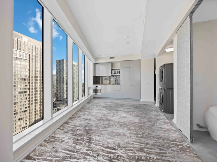 2612-197 Yonge Street, Toronto, ON, M5B 1M4 - 2