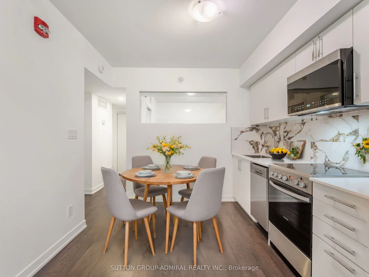 3-16 Marquette Avenue, Toronto, ON, M6A 0E1 - 16