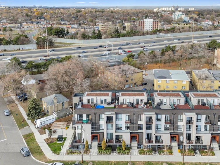 3-16 Marquette Avenue, Toronto, ON, M6A 0E1 - 11