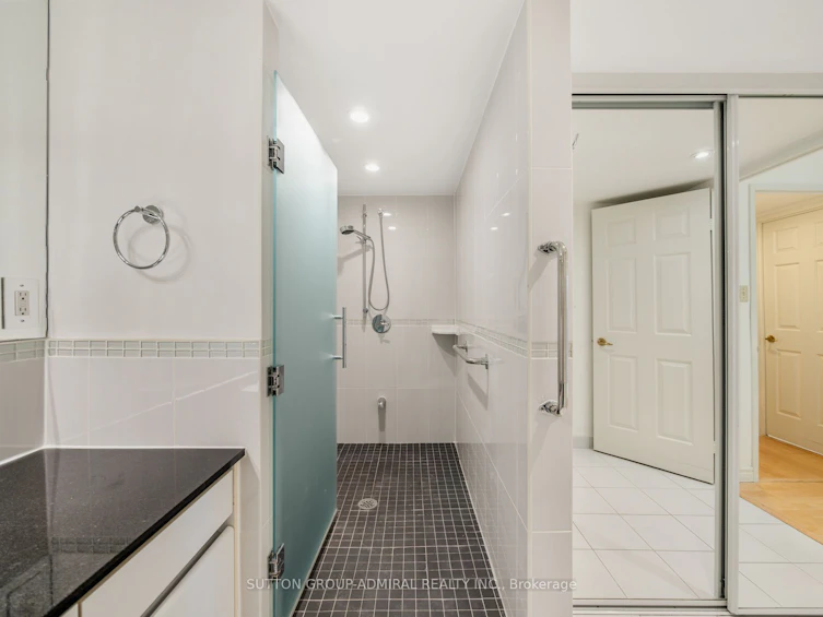1010-130 Carlton Street, Toronto, ON, M5A 4K3 - 5