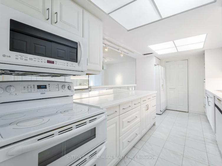 1010-130 Carlton Street, Toronto, ON, M5A 4K3 - 23