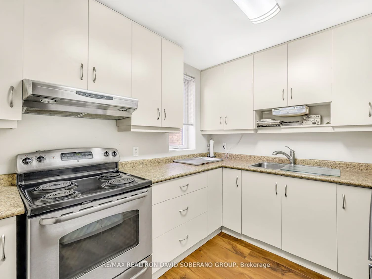 14 Northmount Avenue, Toronto, ON, M3H 1N4 - 15