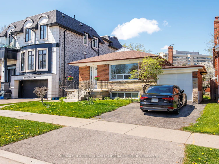 100 Sultana Avenue, Toronto, ON, M6A 1T3