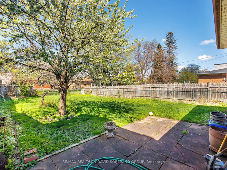 100 Sultana Avenue, Toronto, ON, M6A 1T3 - 17