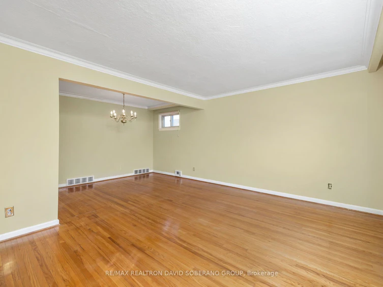 100 Sultana Avenue, Toronto, ON, M6A 1T3 - 4