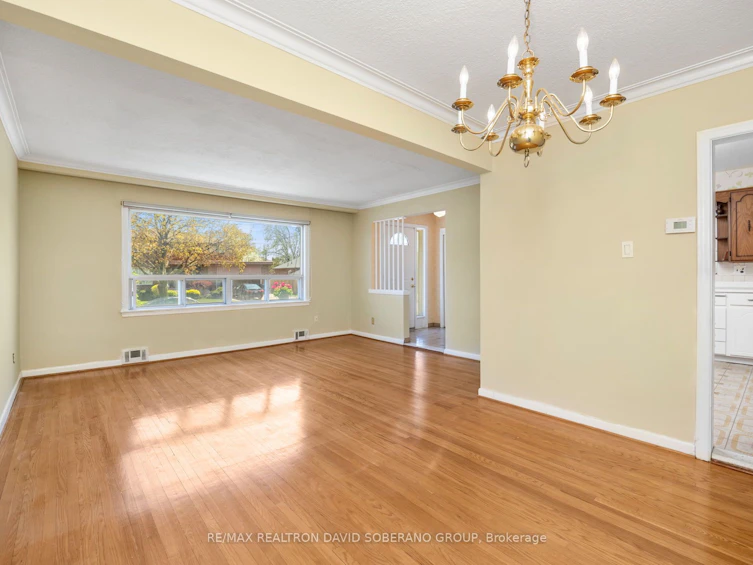 100 Sultana Avenue, Toronto, ON, M6A 1T3 - 8