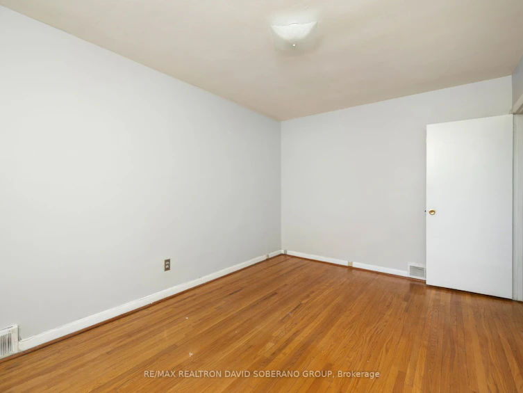 100 Sultana Avenue, Toronto, ON, M6A 1T3 - 13