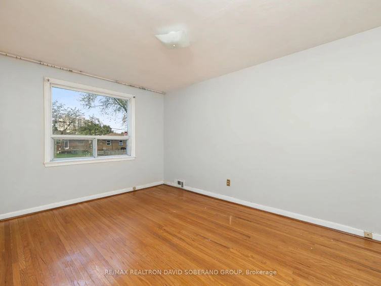 100 Sultana Avenue, Toronto, ON, M6A 1T3 - 11