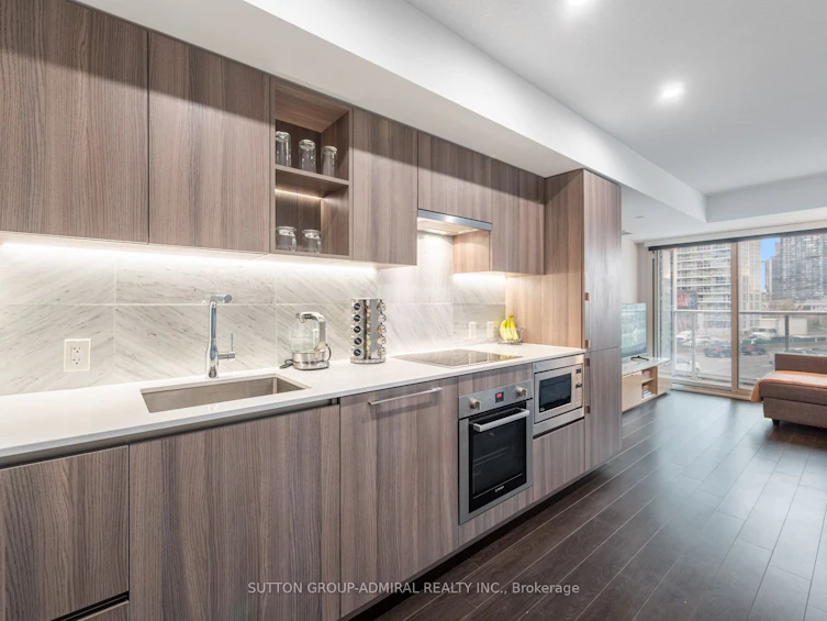 706-19 Bathurst Street, Toronto, ON, M5V 0N2 - 3