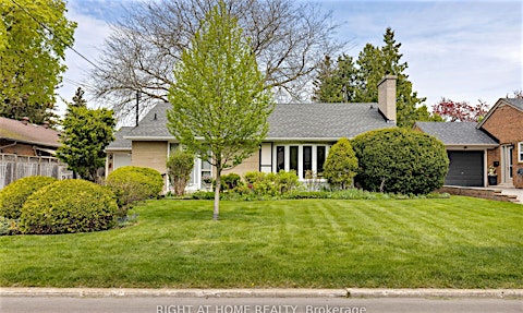24 Pitcairn Crescent, Toronto, ON, M4A 1P4