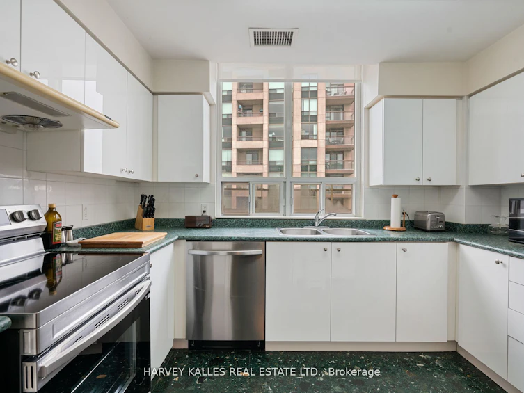UPH07-256 Doris Avenue, Toronto, ON, M2N 6X8 - 17