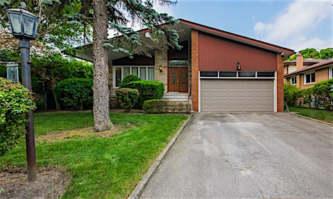 3 Rockland Drive, Toronto, ON, M2M 2Y8