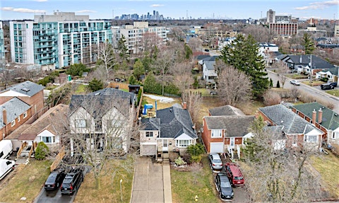 23 Allingham Gardens, Toronto, ON, M3H 1X7